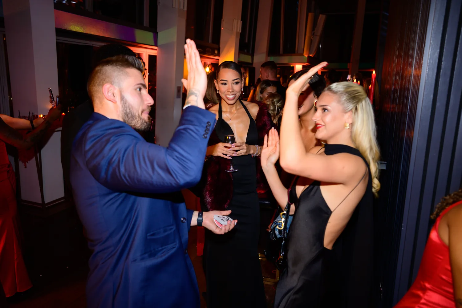 Guests reacting to close-up magic